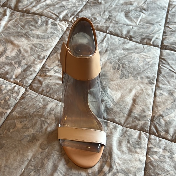 NWT Enzo Angiolini two-tone heel. - Picture 8 of 8